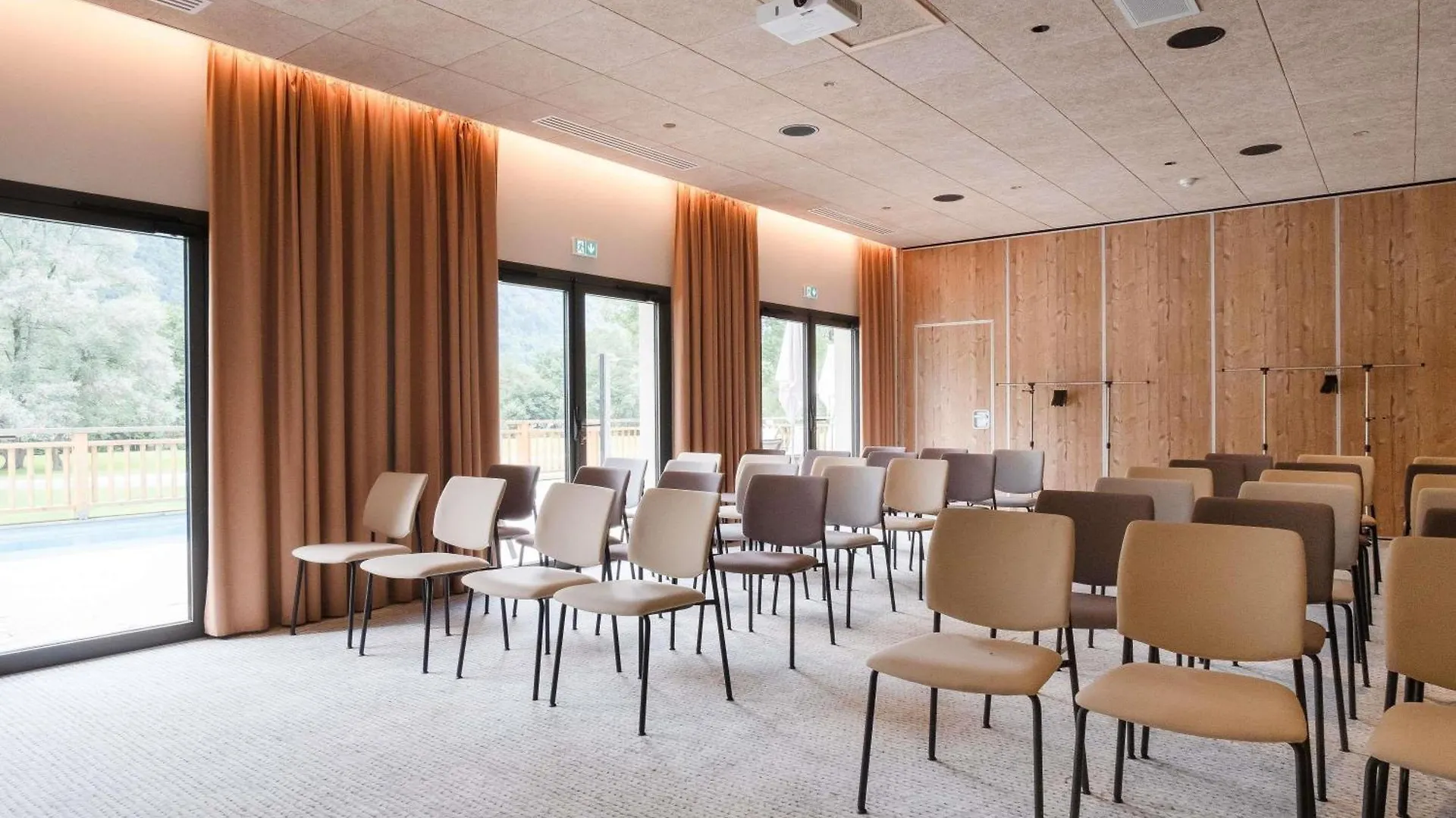 Hotel Mercure Peyragudes Loudenvielle Pyrenees